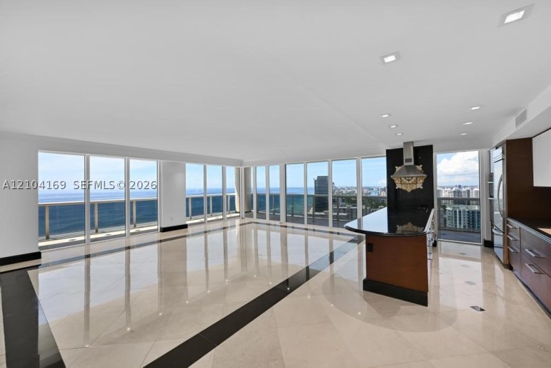 Condo for sale at Beach Club One LP4204