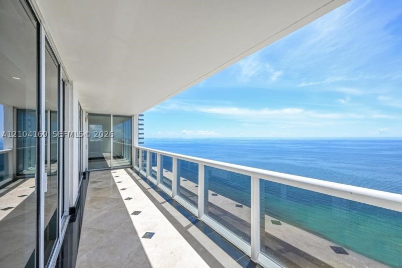 Condo for sale at Beach Club One LP4204