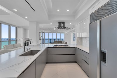 Comprar apartamento en Diplomat Residences 1602
