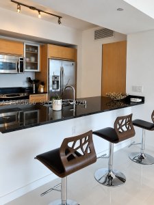 Alquiler de apartamento en The Plaza Tower II 2410