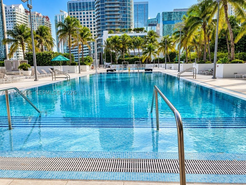 Alquiler de apartamento en The Plaza Tower II 2410