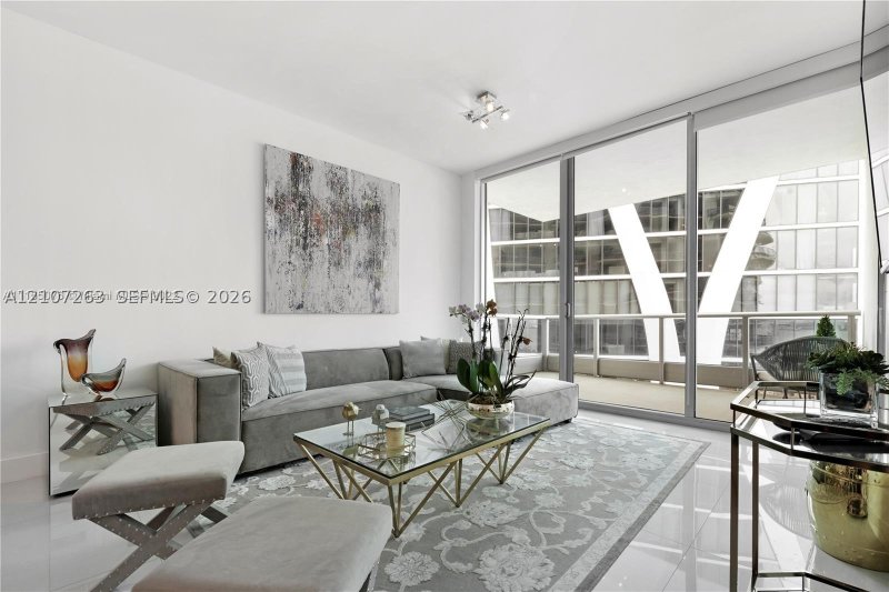 Comprar apartamento no 900 Biscayne 4010