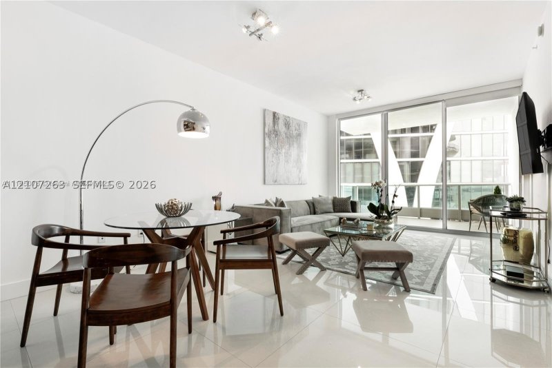 Comprar apartamento no 900 Biscayne 4010