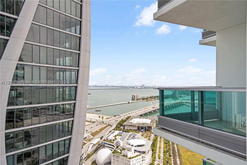 Comprar apartamento no 900 Biscayne 4010