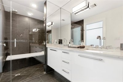 Comprar apartamento no 900 Biscayne 4010