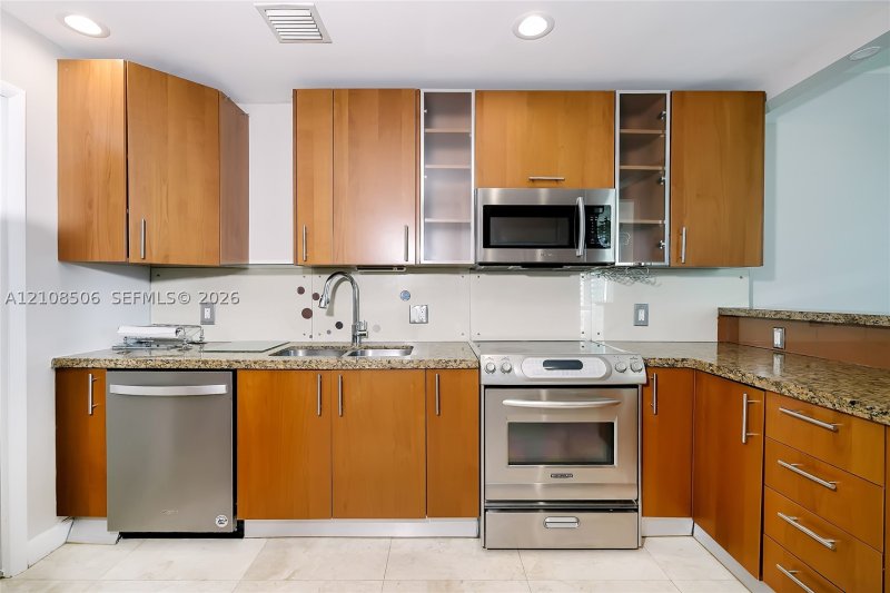 Aluguel de apartamento no Ocean Marine Yacht Club 401