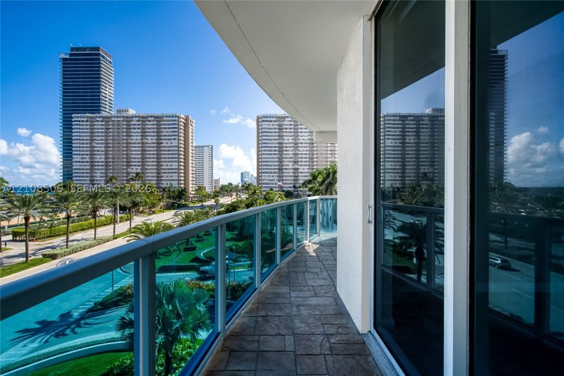 Aluguel de apartamento no Ocean Marine Yacht Club 401