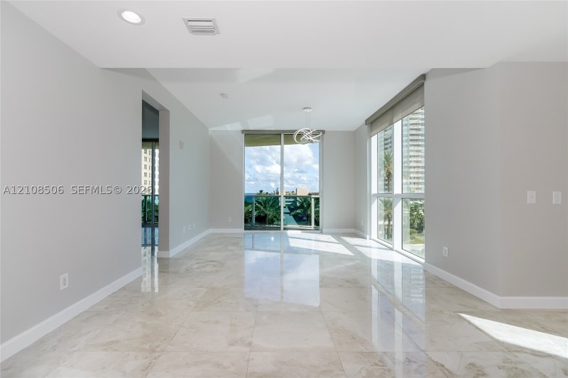 Aluguel de apartamento no Ocean Marine Yacht Club 401