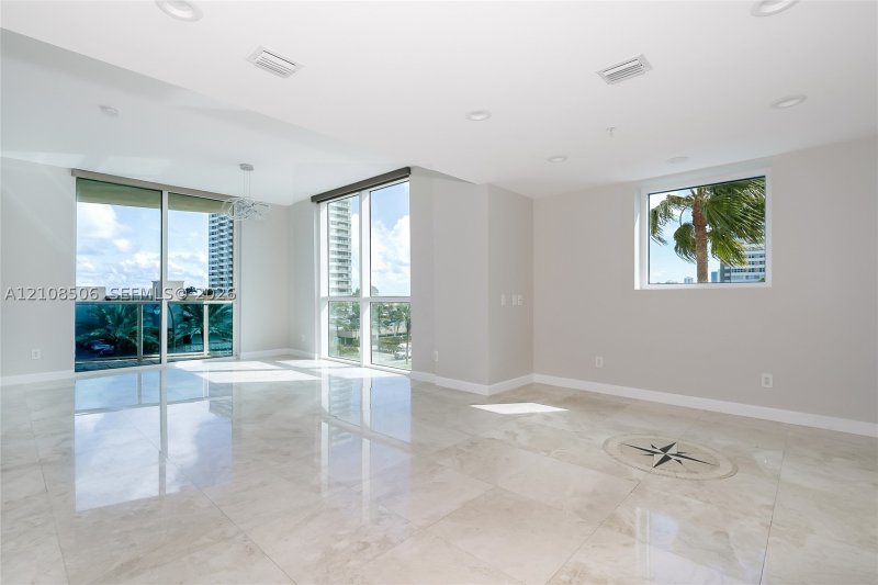 Aluguel de apartamento no Ocean Marine Yacht Club 401