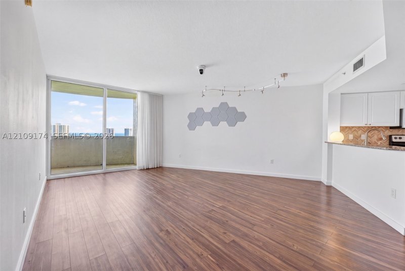 Apartment for rent at Turnberry On The Green 2001
