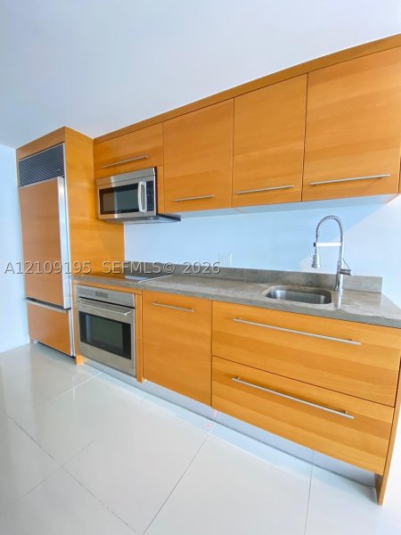 Apartment for rent at Icon Brickell Tower II 4408