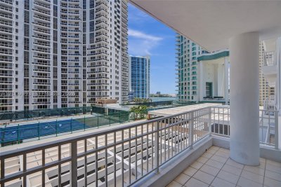Aluguel de apartamento no Courts Brickell Key 808