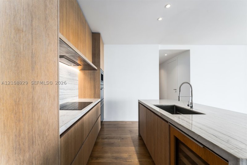 Apartment for rent at Eighty Seven Park 606