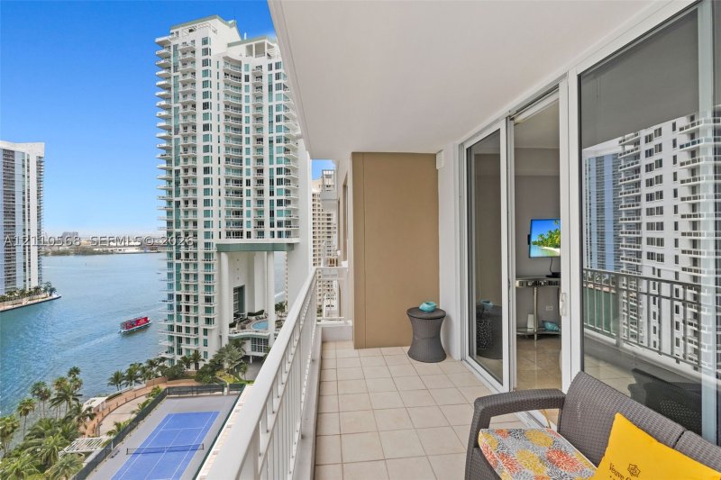 Comprar apartamento en Courts Brickell Key 2006