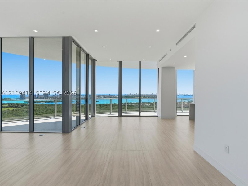 Condo for sale at One Park Tower by Turnberry 3101