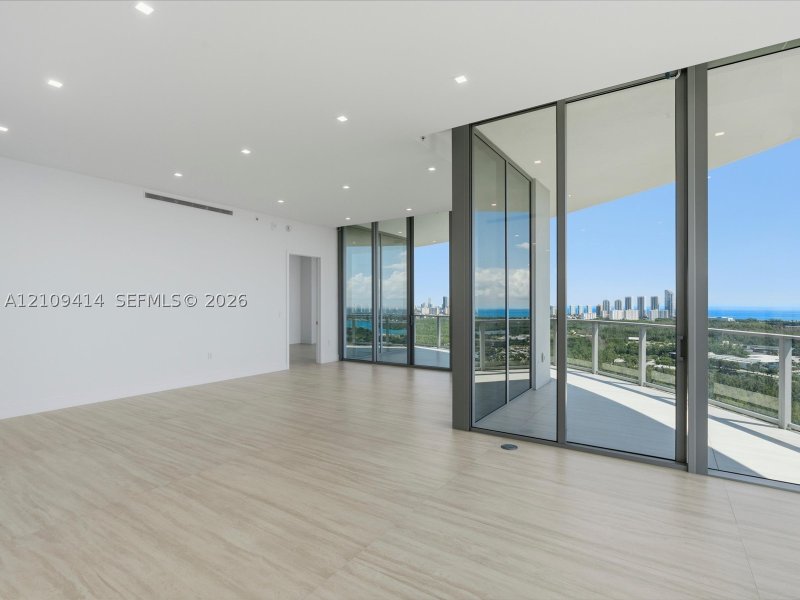 Condo for sale at One Park Tower by Turnberry 3101