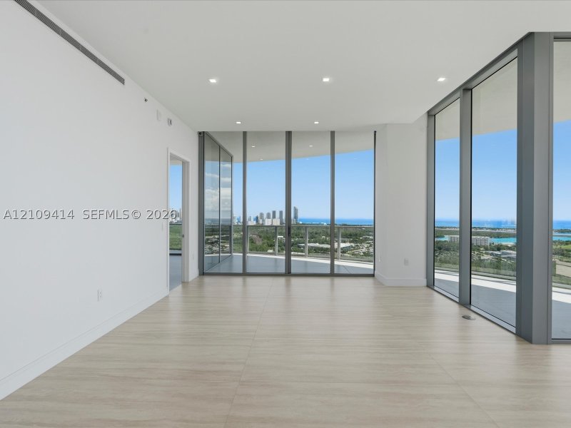 Condo for sale at One Park Tower by Turnberry 3101