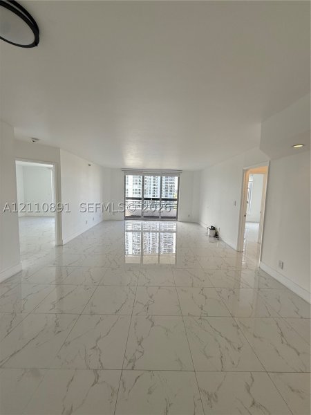 Comprar apartamento no Mystic Pointe 300 1611