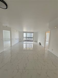 Comprar apartamento no Mystic Pointe 300 1611