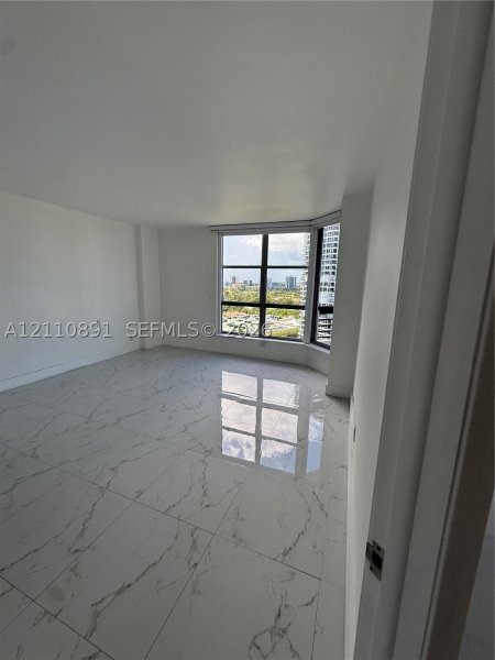 Comprar apartamento no Mystic Pointe 300 1611