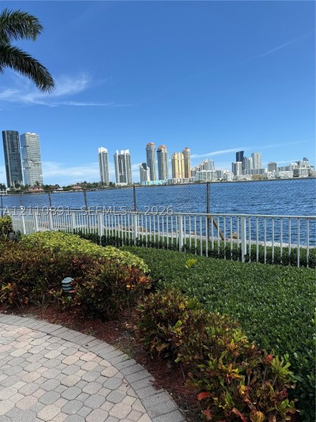 Comprar apartamento no Mystic Pointe 300 1611