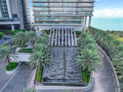 Comprar apartamento no Turnberry Ocean Club 1501