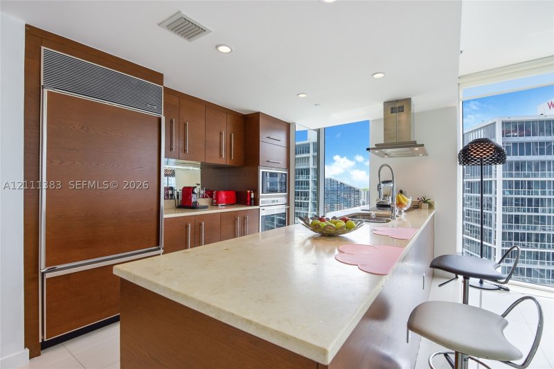 Apartment for rent at Icon Brickell Tower II 4810