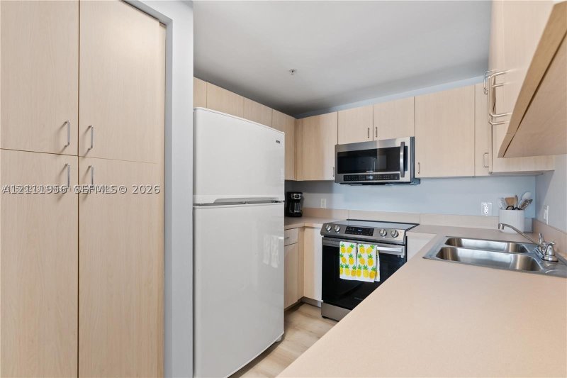 Property photo # 9