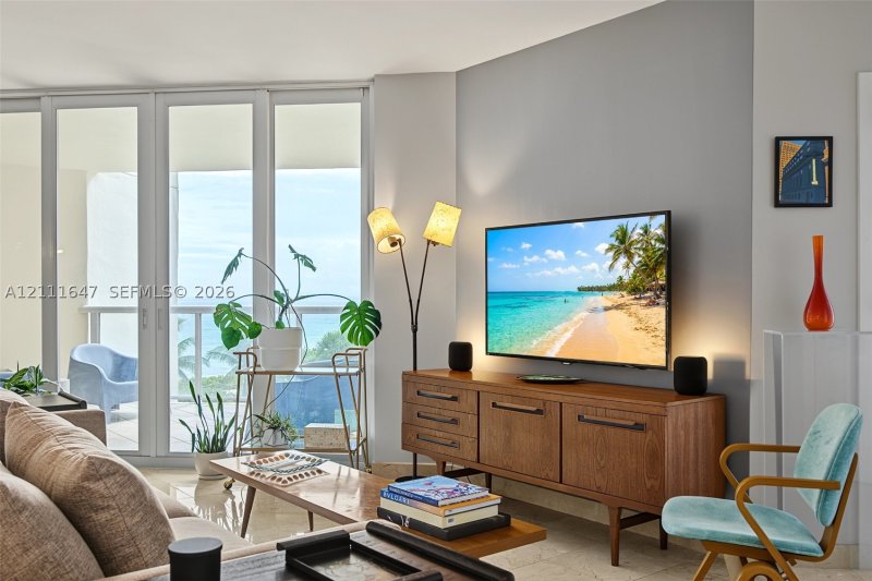 Condo for sale at The Mirage 4J