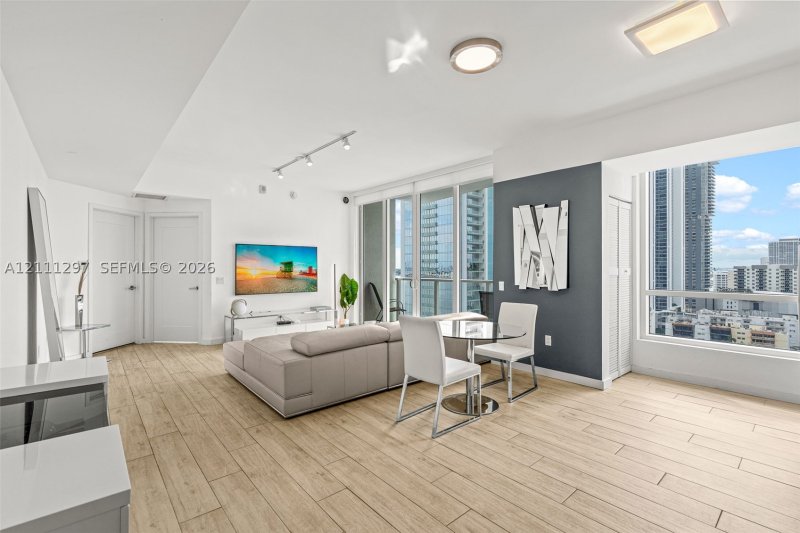 Condo for sale at The Crimson Miami 1704