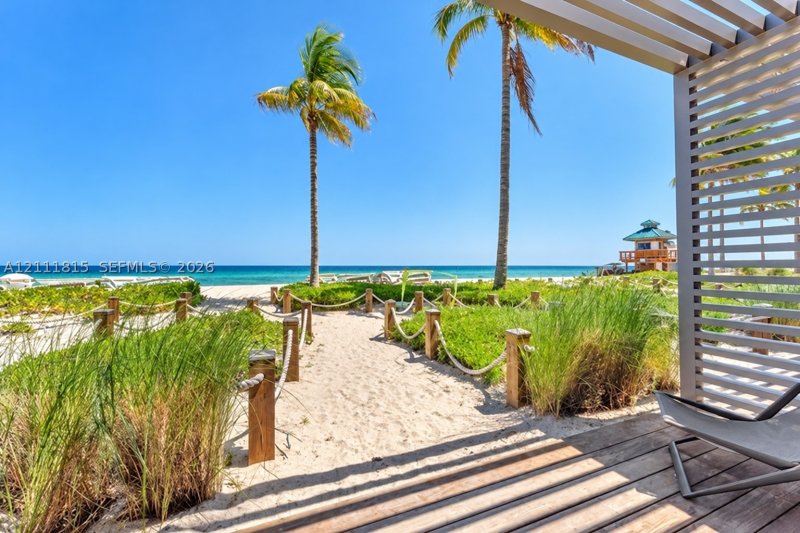 Comprar apartamento en Trump Tower Three 4102