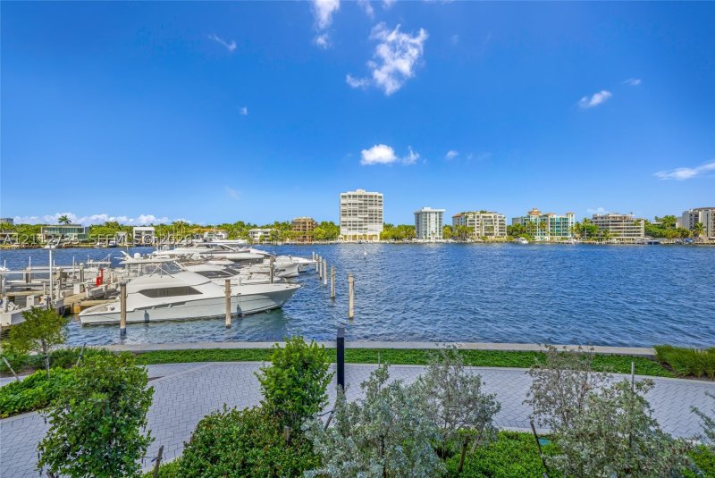 Comprar apartamento no Vita at Grove Isle S203