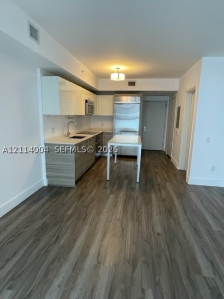 Apartment for rent at Brickell House Condo 1000