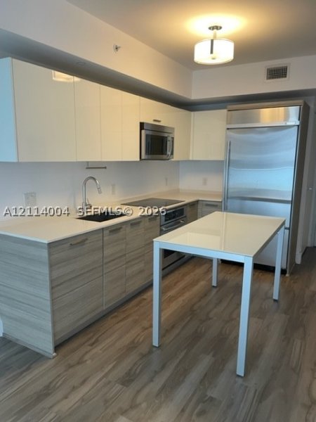 Apartment for rent at Brickell House Condo 1000