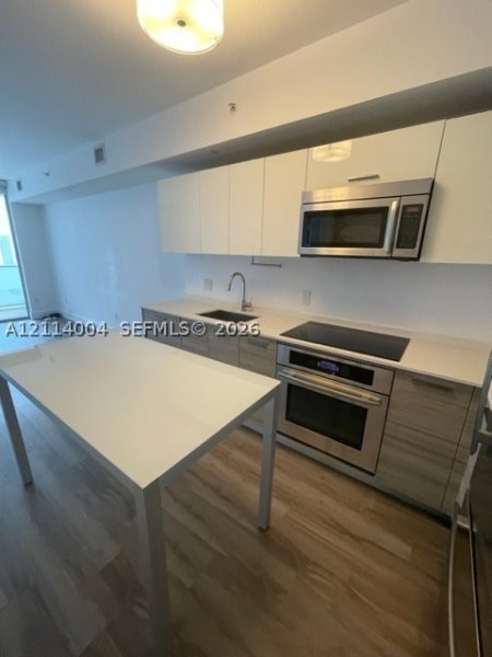 Apartment for rent at Brickell House Condo 1000