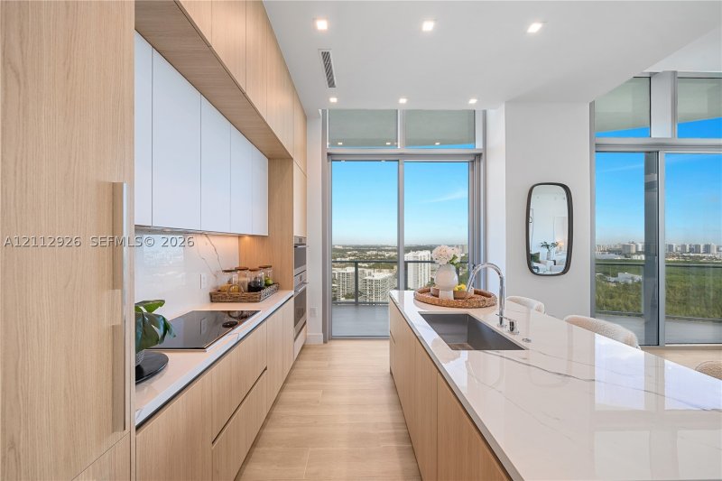 Condo for sale at One Park Tower by Turnberry 3211
