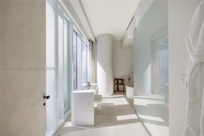 Comprar apartamento no The Surf Club Four Seasons Condo & Hotel S-301