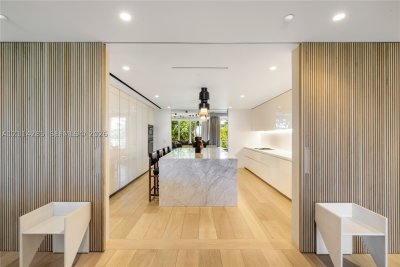 Comprar apartamento no The Surf Club Four Seasons Condo & Hotel S-301