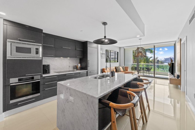 Condo for sale at 900 Biscayne 403