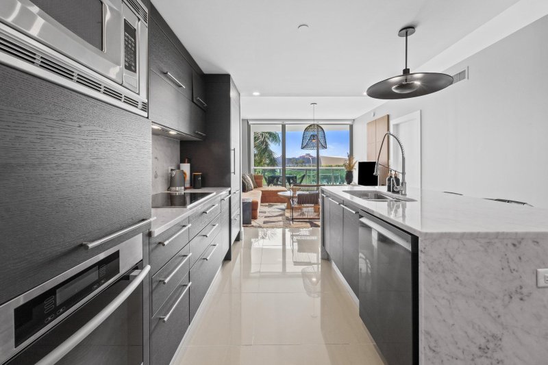 Condo for sale at 900 Biscayne 403