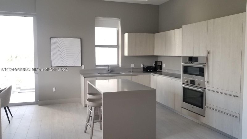 Apartment for rent at Hyde Beach House R301