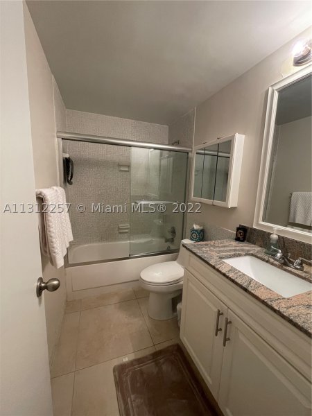 Apartment for rent at Alexander Towers 108