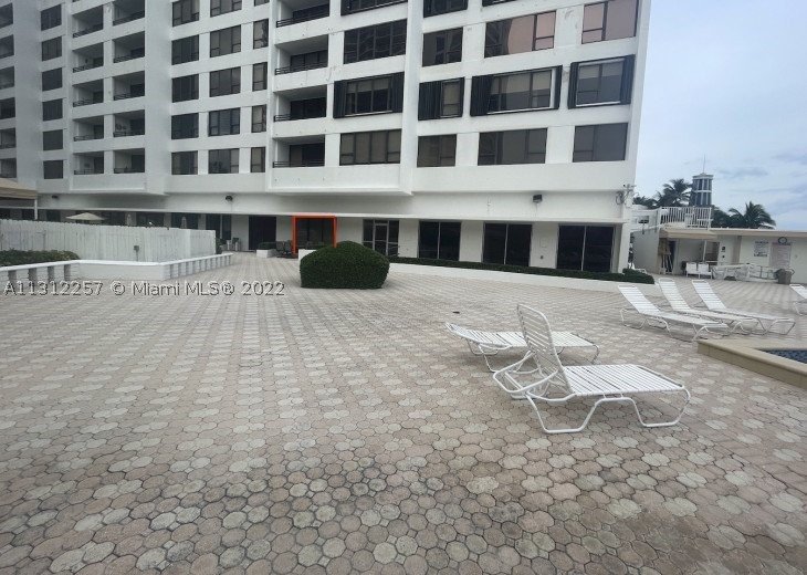 Apartment for rent at Alexander Towers 108