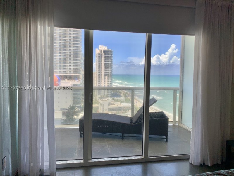 Alquiler de apartamento en Beach Club Two 1610
