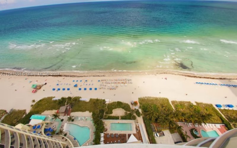Condo for sale at Sole 1105