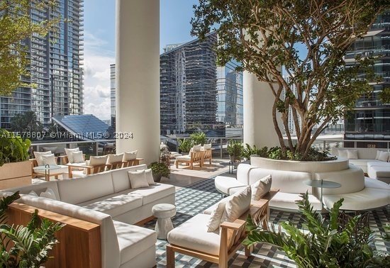 Condo for sale at SLS Lux Brickell 3009