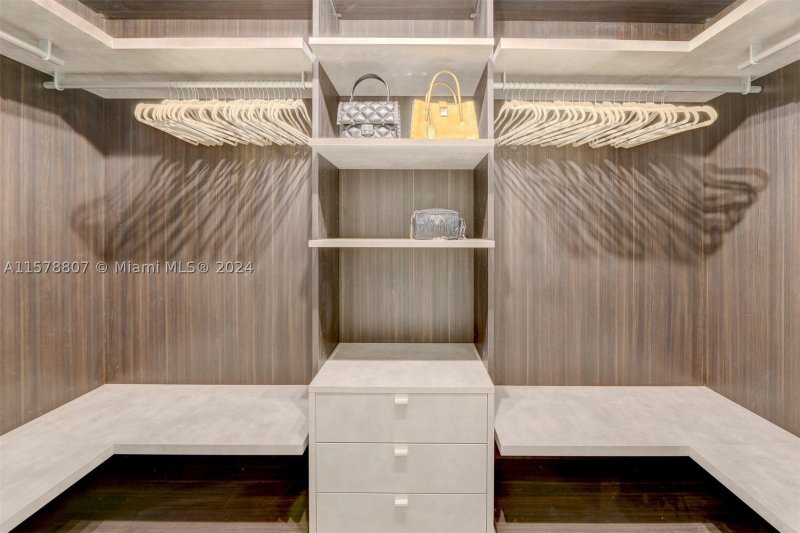 Condo for sale at SLS Lux Brickell 3009