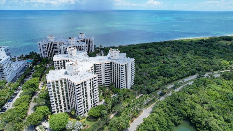 Apartment for rent at Towers of Key Biscayne D1201