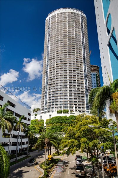 Aluguel de apartamento no Opera Tower 3512