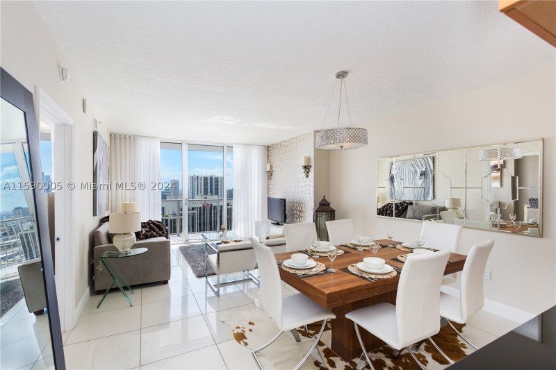 Aluguel de apartamento no Opera Tower 3512